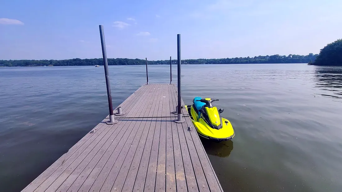 Jet ski rental on Old Hickory Lake
